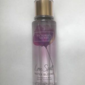 Victoria Secret Love Spell fragrance mist